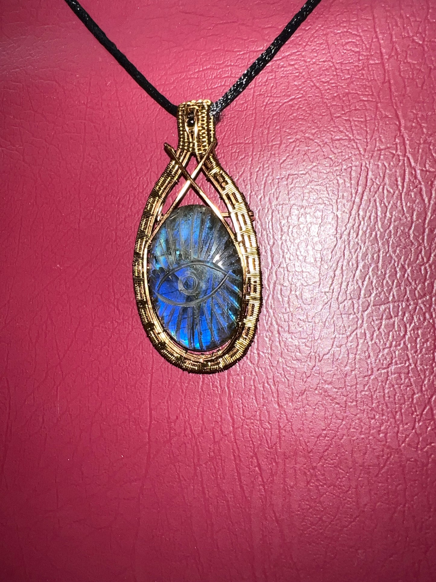 Labradorite pendant - great flash