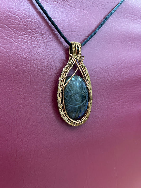 Labradorite pendant - great flash