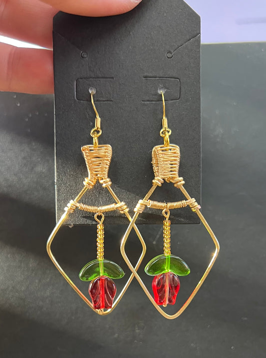 Swinging rose earrings